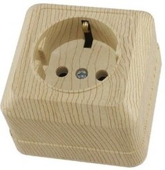 Розетка накладная TDM Ладога с заземлением цвет сосна