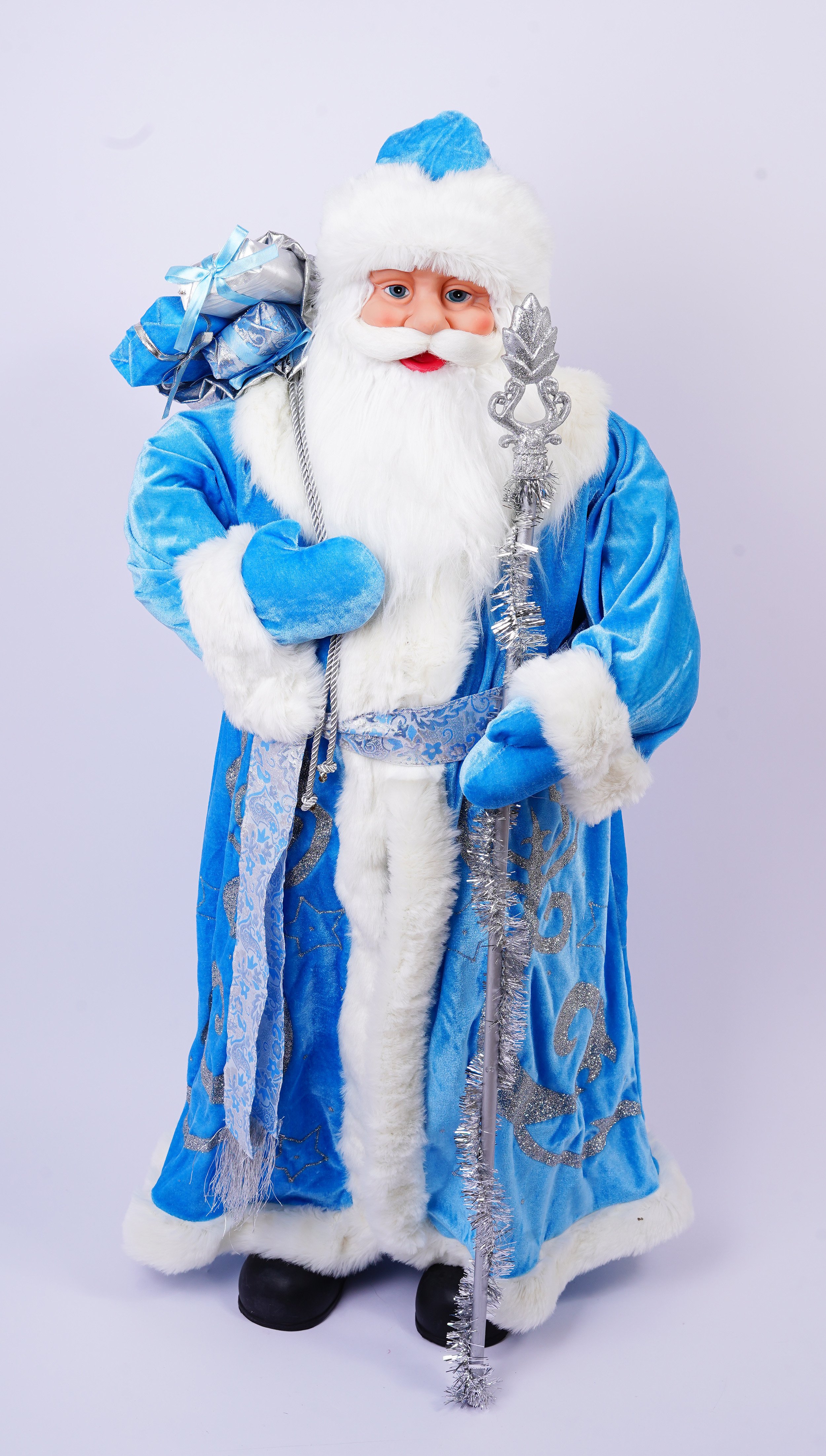 Фигура Дед Мороз голубой шубе с подарками и посохом L54 W43 H101 см купить  с доставкой в МЕГАСТРОЙ Россия