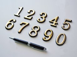 Цифра пластик 30х50мм золото 7