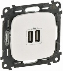 Розетка двойная USB встраиваемая Legrand Valena Allure цвет белый