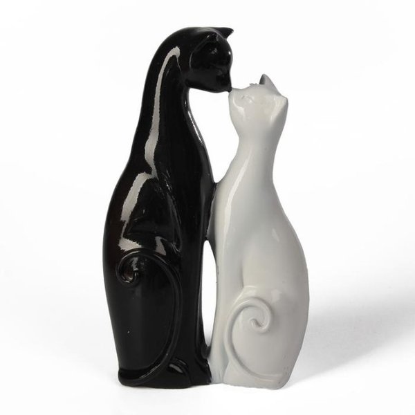 Сувенир Кот и кошка - поцелуй полистоун бело-чёрная 22х12,5х5,5см 2600647