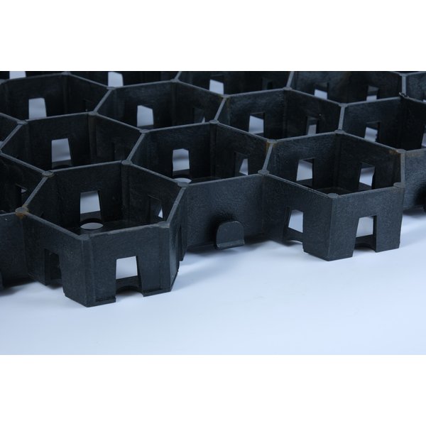 Решетка газонная 68х41х3,2-пластиковая черная