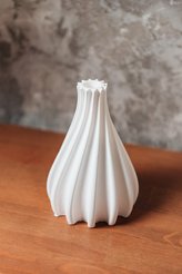Ваза декоративная из гипса Декантер 18см для сухих растений белая