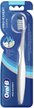 Щетка зубная Oral-B ProExpert 40 средняя